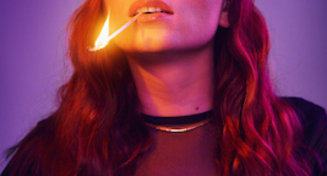 lara-ermer-mit-leicht-entflammbar