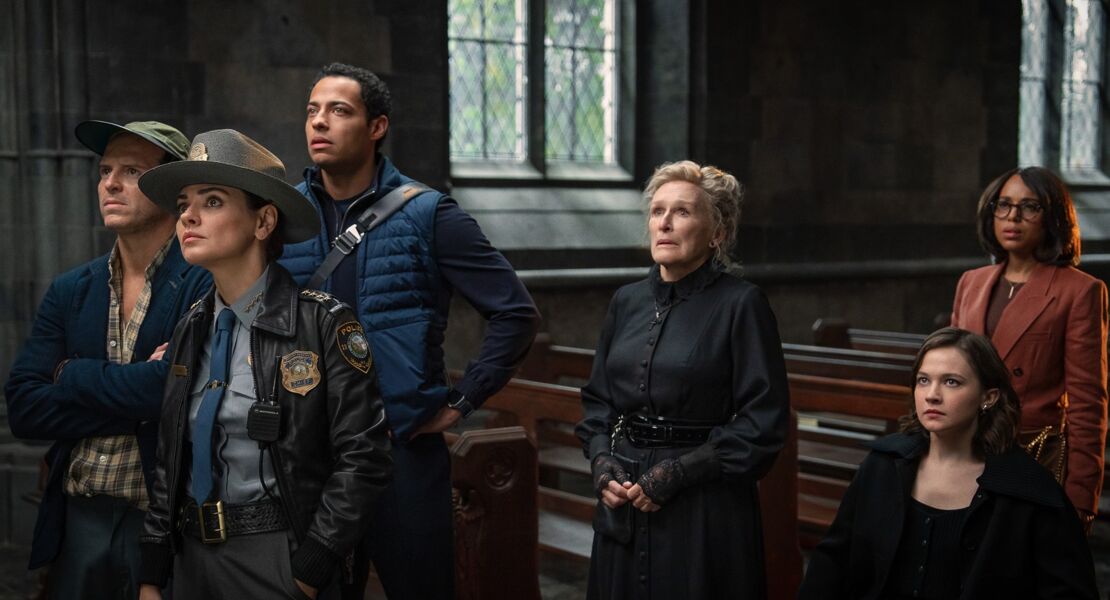 wake-up-dead-man-a-knives-out-mystery